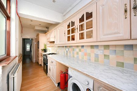 Room in a Shared House, Morden Road, SW19 - Photo 4