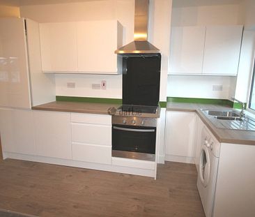 Apartment to rent in Dublin, Dún Laoghaire - Photo 3