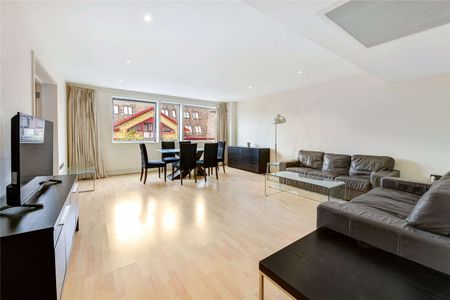 Spacious 3 bedroom, 3 bathroom apartment, with large reception room and separate kitchen. Perfect for 3 sharers (HMO license). Situated in the heart of Westminster, with 24/7 concierge. - Photo 3