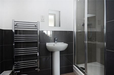 5 bedroom flat to rent - Photo 4