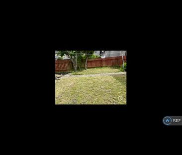 4 bedroom semi-detached house to rent - Photo 6