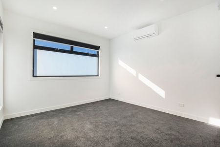 26 Fulham Grove, Reservoir VIC 3073 - Photo 2