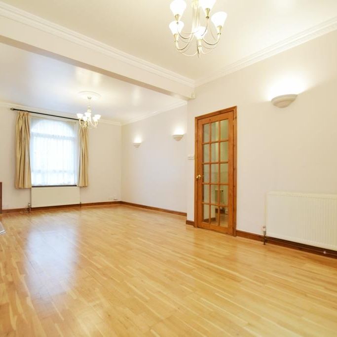 4 bedroom house - terraced - Photo 1