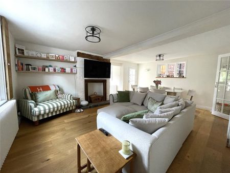 4 bedroom detached house to rent - Photo 4