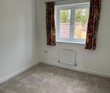 3 bedroom semi-detached house to rent - Photo 3