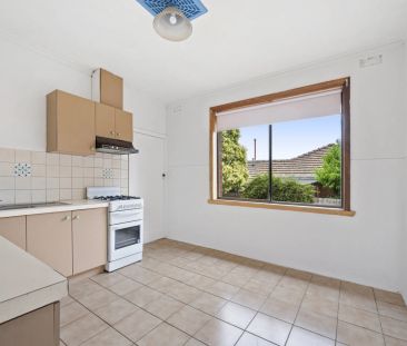 15 Vale Street, Reservoir. - Photo 3