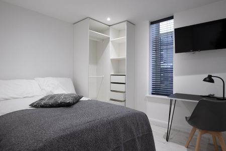 6 bedroom flat to rent - Photo 2