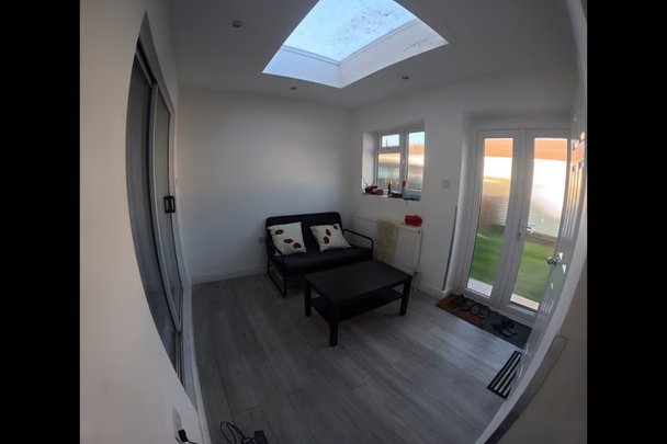 House share to rent - Photo 1