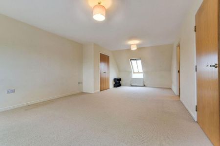 2 bedroom penthouse to rent - Photo 2