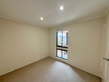 10 Myrtle Close, Adamstown Heights - Photo 5