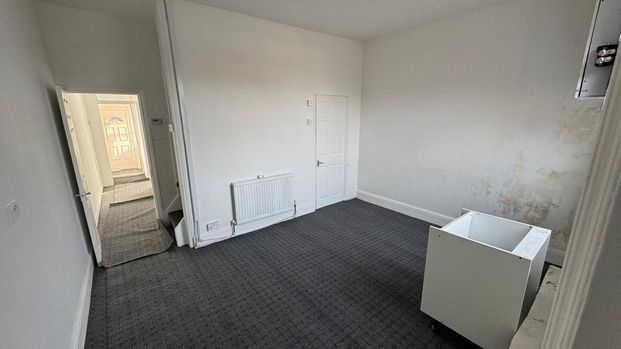 4 bedroom terraced house to rent - Photo 1