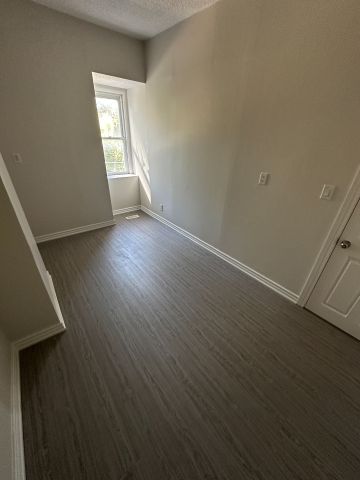 For Lease - 25 Howard Street Unit# Apt.2 Room B, Toronto, Ontario - Photo 3