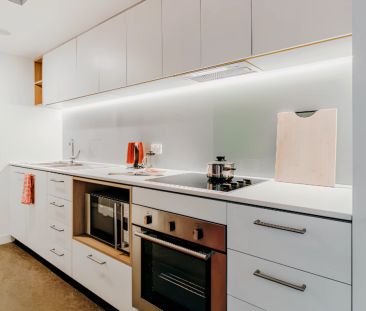 Standard Room in 6-Bed Apartment - Photo 5