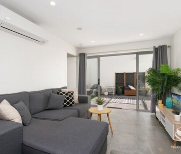 Amazing Private Courtyard - Available Again After Long Term Lease E... - Photo 4