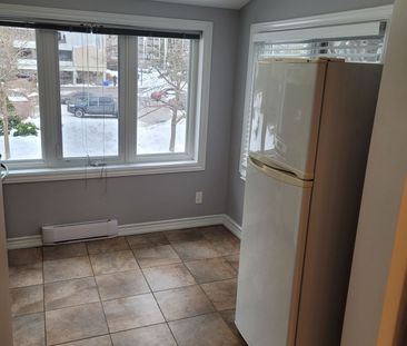For Lease - 302 Glenlake Avenue Unit# 2nd Floor Front, Toronto, Ont... - Photo 2