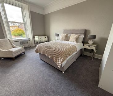 4 bedroom flat to rent - Photo 4