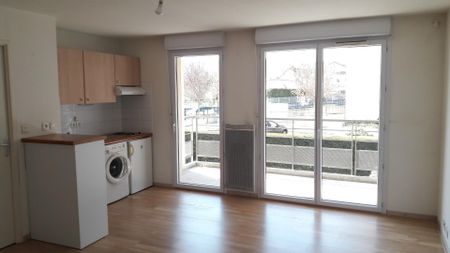 location Appartement T2 DE 42.66m² À BEAUMONT - Photo 2