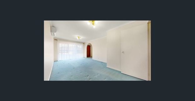 Thumbs up for this Single Level Beauty - Photo 1