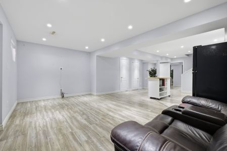 For Lease - 3 Radwell Crescent, Toronto, Ontario - Photo 5