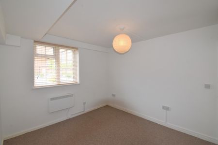 2 bedroom Apartment - LONGCROFT HOUSE, WELWYN GARDEN CITY - Photo 5