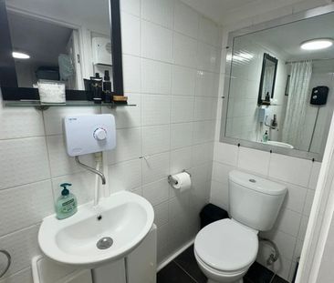 Studio Flat, Burnley Road, NW10 - Photo 2