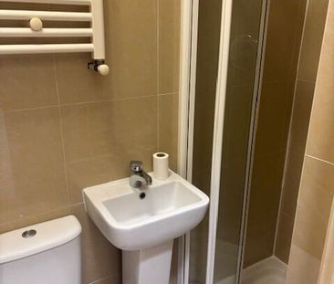 High Street - Photo 5