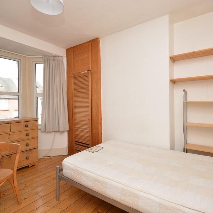 6 bedroom terraced house to rent - Photo 1