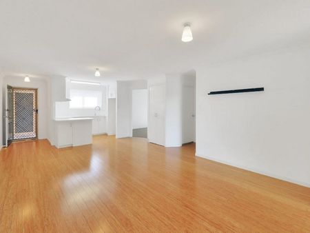 2 Bedroom Unit in Convenient & Quiet Location - Photo 2