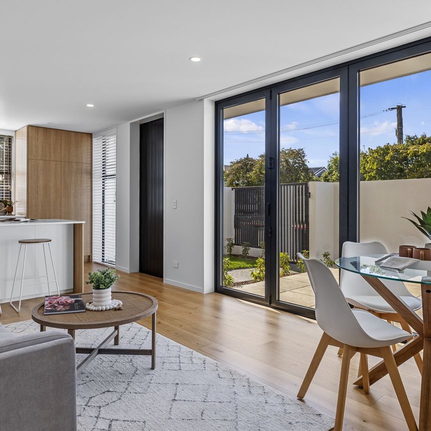 As New Executive 3-Bedroom Townhouse in Merivale - Photo 1