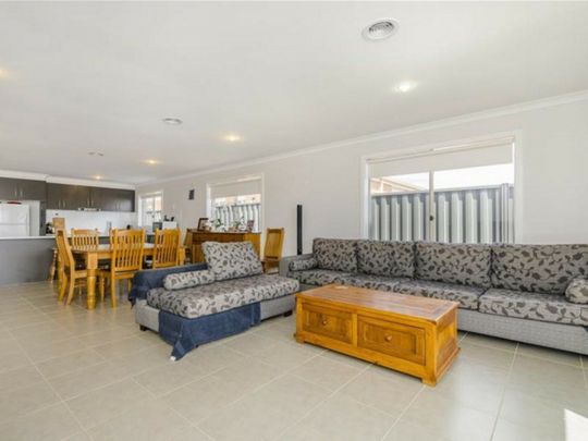 15 Romek Way, Truganina VIC, Belconnen - Photo 1