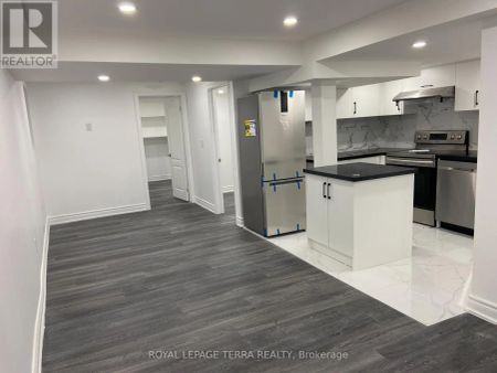 44 HOWLING CRESCENT - Photo 3