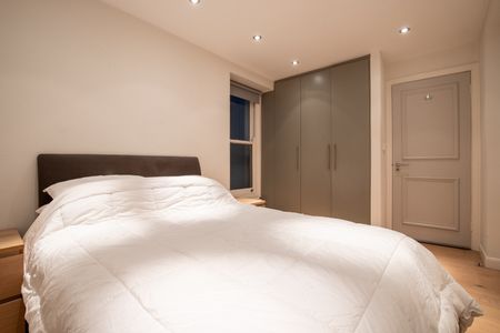 1 Bed Flat, Courtfield Gardens, SW7 - Photo 2