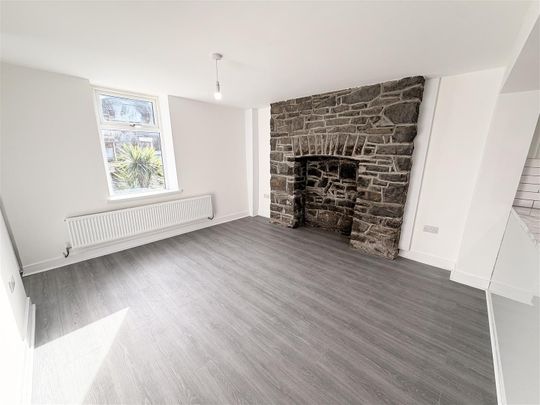 House - Terraced For Rent Park Road, Treorchy - Photo 1