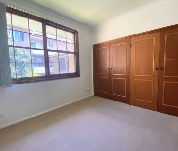 3 BEDROOM TOWNHOUSE - Photo 3