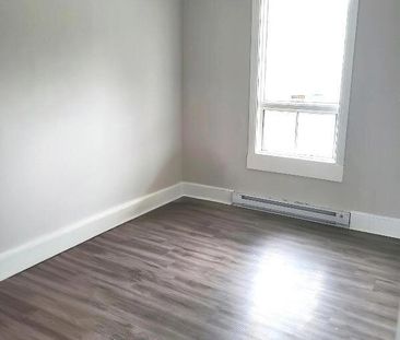 Immeuble - 894-896 Belvedere Sud - 595-603 Short 4½ Meublé Tout Inclus - Photo 1