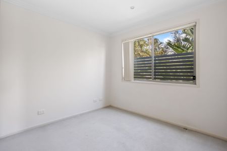 3-Bed, 2-Bath Townhouse in Boutique Coorparoo Locatioon - Photo 2