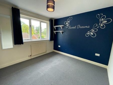 2 bedroom end of terrace house to rent - Photo 2