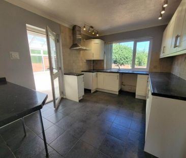2 bedroom bungalow to rent - Photo 1