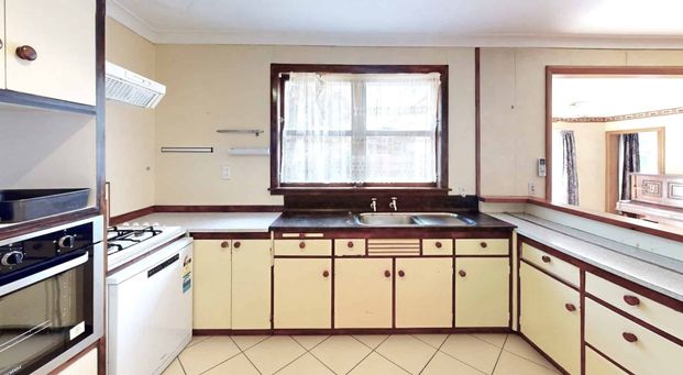 Takaro - 4 bedrooms - Photo 1