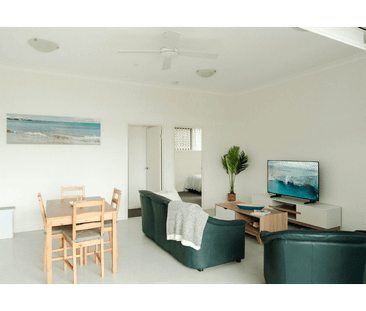Properly Managed I Discover Your Dream Retreat in Maroochydore! Ful... - Photo 2