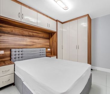 The Crescent, Harlington, Hayes, UB3 5NB - Photo 6