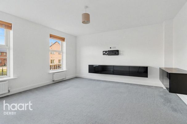 4 bedroom semi-detached house to rent - Photo 1