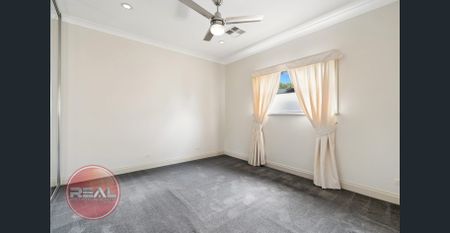 Spacious Lakeside Family Living! - Photo 4