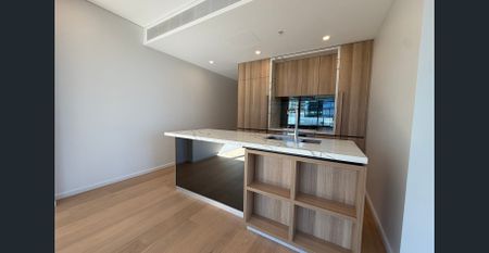 Modern Two Bedroom Apartment in Luxury Building with Carspace - Photo 2