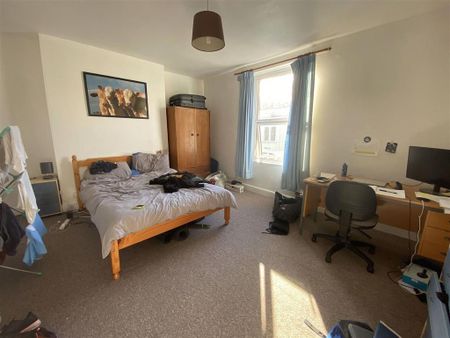 3 bedroom maisonette to rent - Photo 2