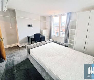 Burchett Grove, Woodhouse, Leeds, LS6 - Photo 1