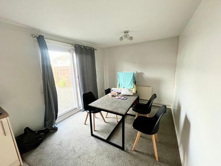 4 bedroom terraced house to rent - Photo 3