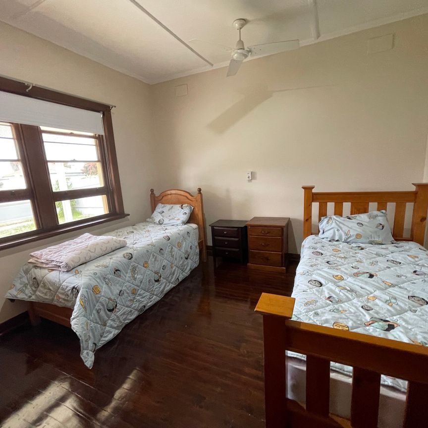 West Croydon - Photo 1