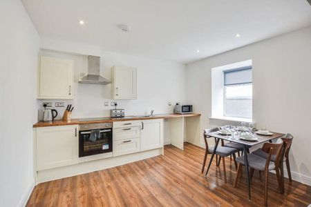 2 bedroom serviced apartment to rent - Photo 5