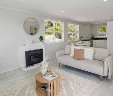 Modern Comfort and Seamless Indoor/Outdoor Living - $640 per week (... - Photo 2